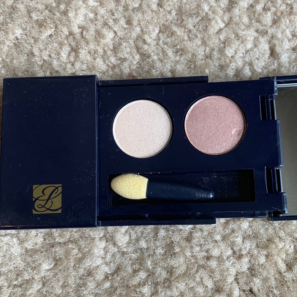 Estée Lauder eyeshadow compact
